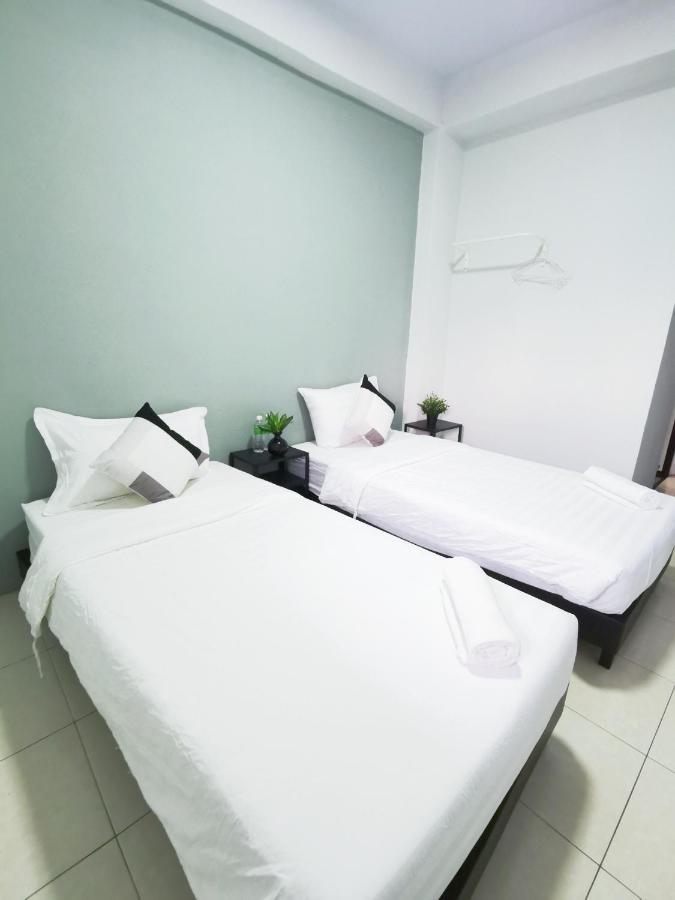 Gurney Coast Guest House By Sky Hive George Town Exterior photo