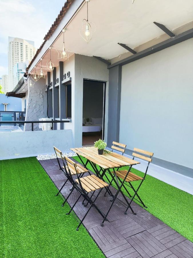 Gurney Coast Guest House By Sky Hive George Town Exterior photo